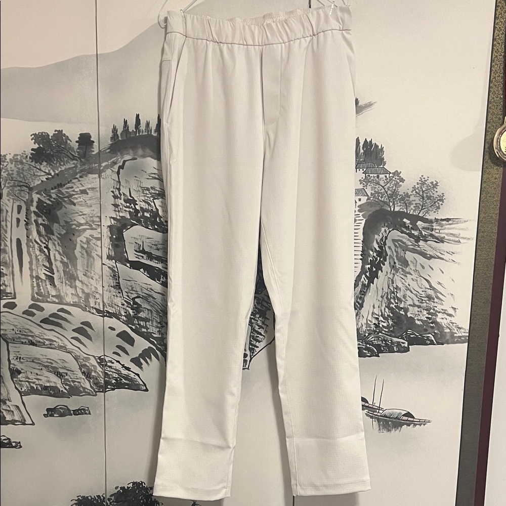 Lululemon Off-White Ripstop Elastic Waist Pants